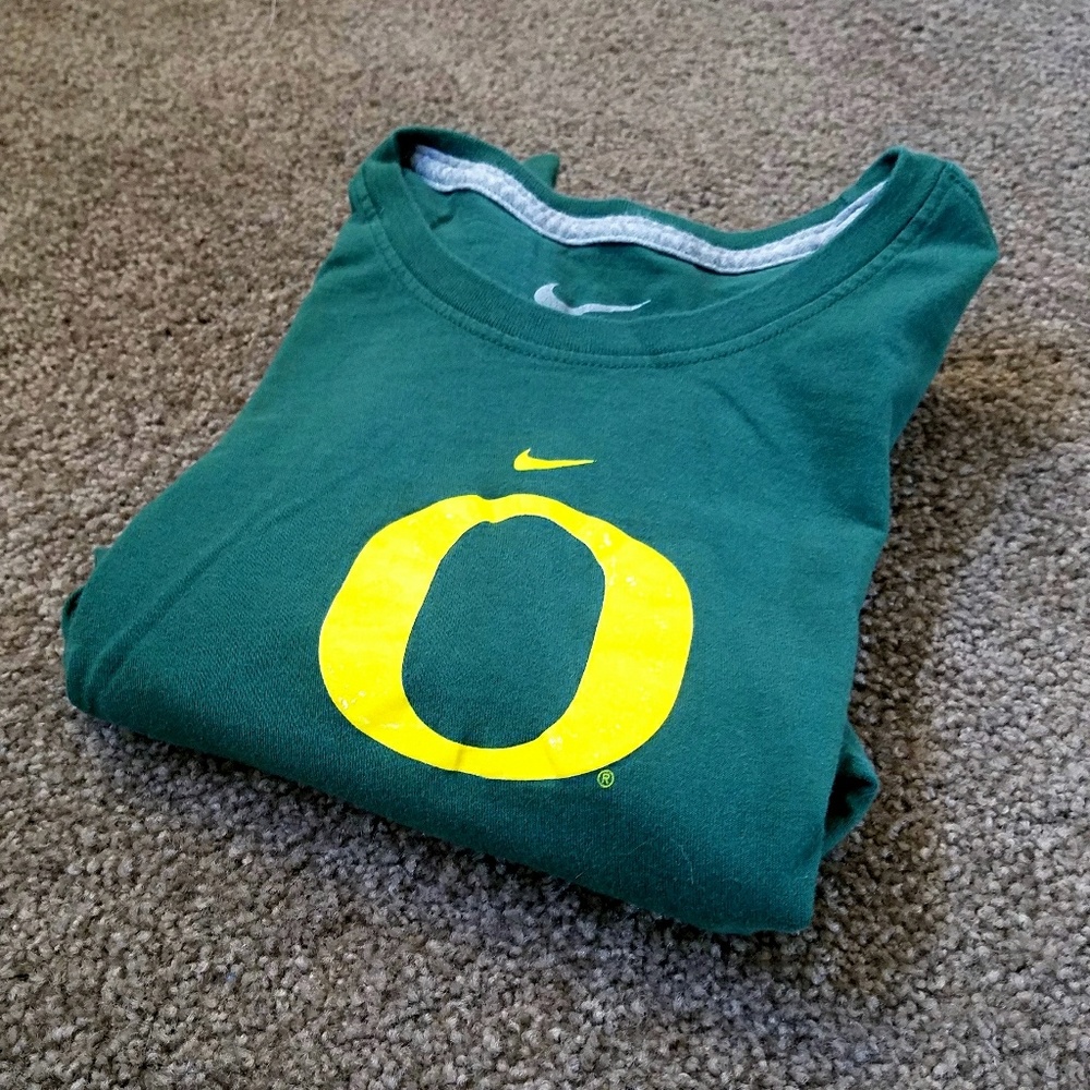 University of Oregon Nike shirt